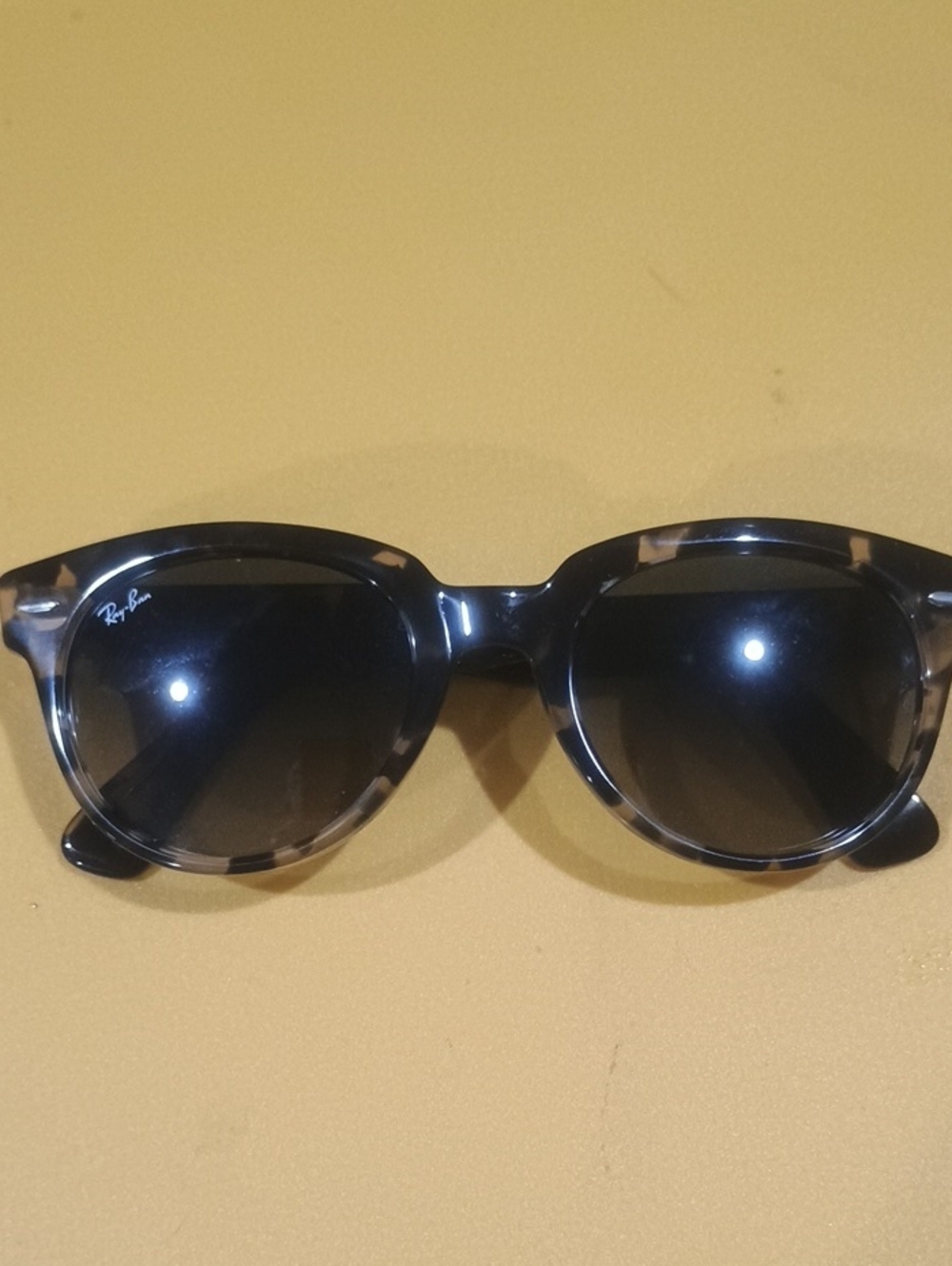 Ray-Ban Round Sunglasses in Black and Tortoiseshell
